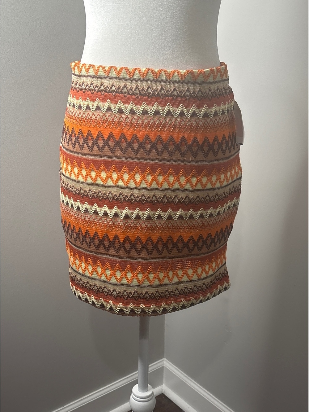 Trak Women's Large Knit Mini Skirt Orange Brown Patterned